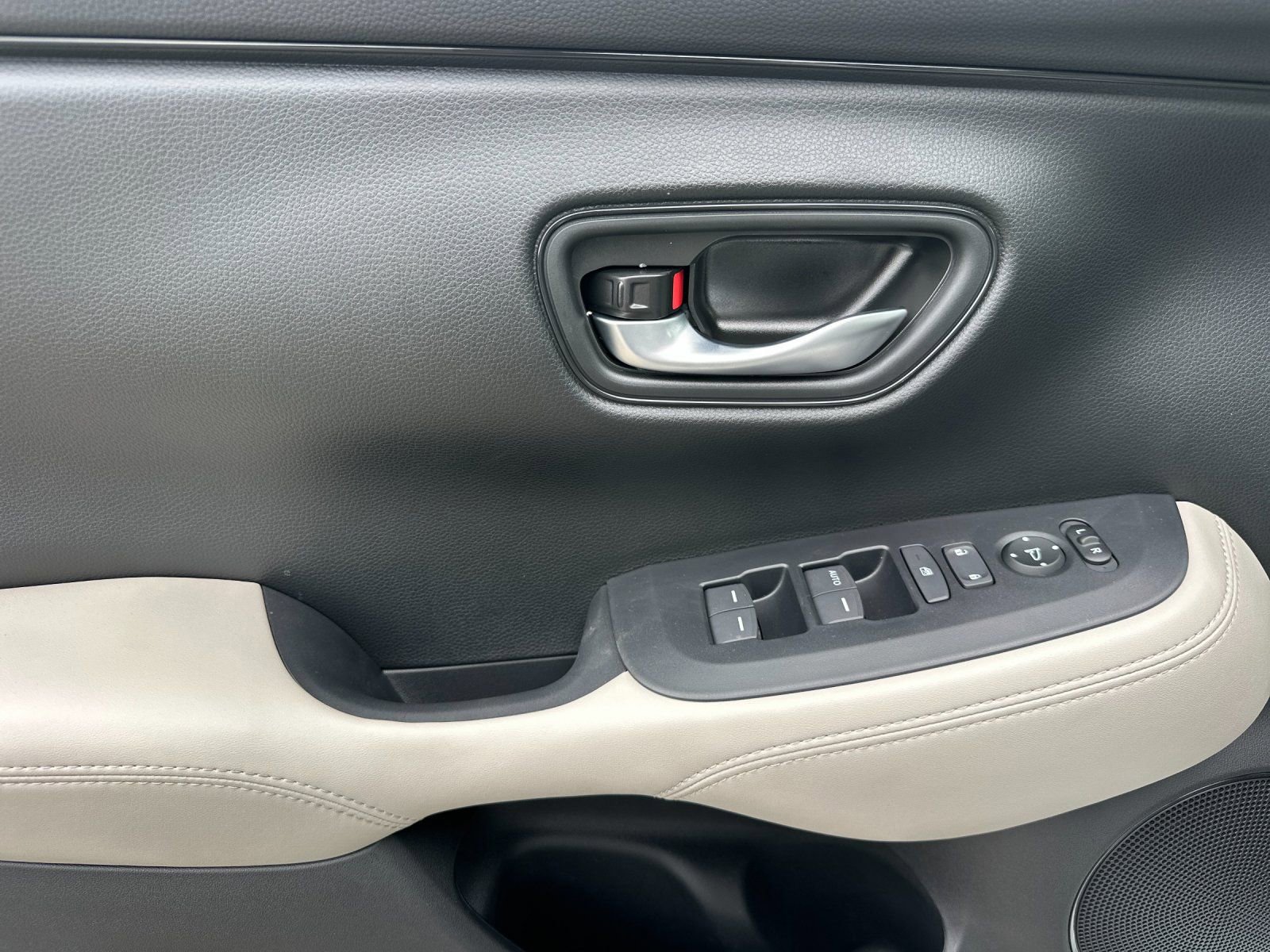 New 2026 Honda HR-V LX image 11