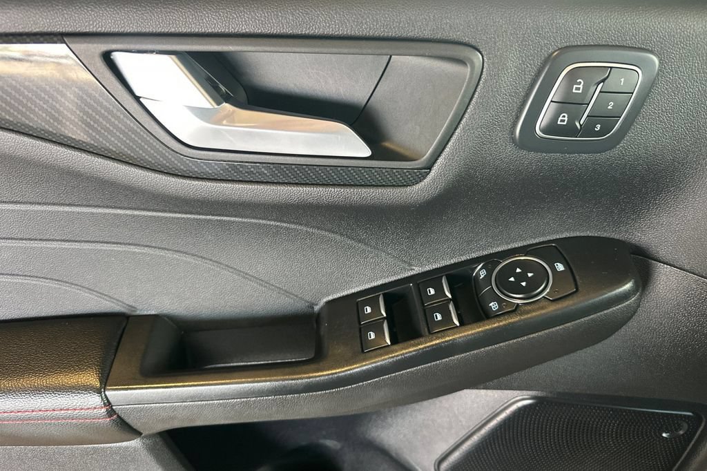 Certified 2023 Ford Escape ST-Line Elite AWD/4WD image 14