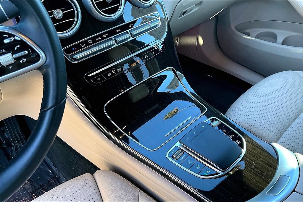 Used 2021 Mercedes-Benz GLC 300 4MATIC w/ Premium Package image 15