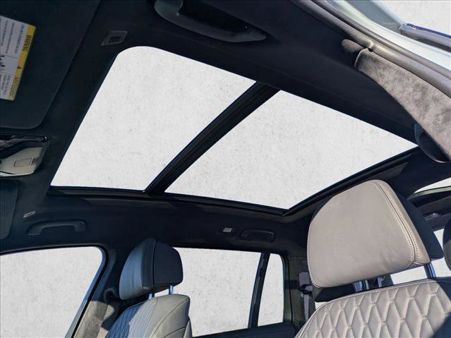 Used 2024 BMW X7 M60i w/ M Sport Professional Package image 16