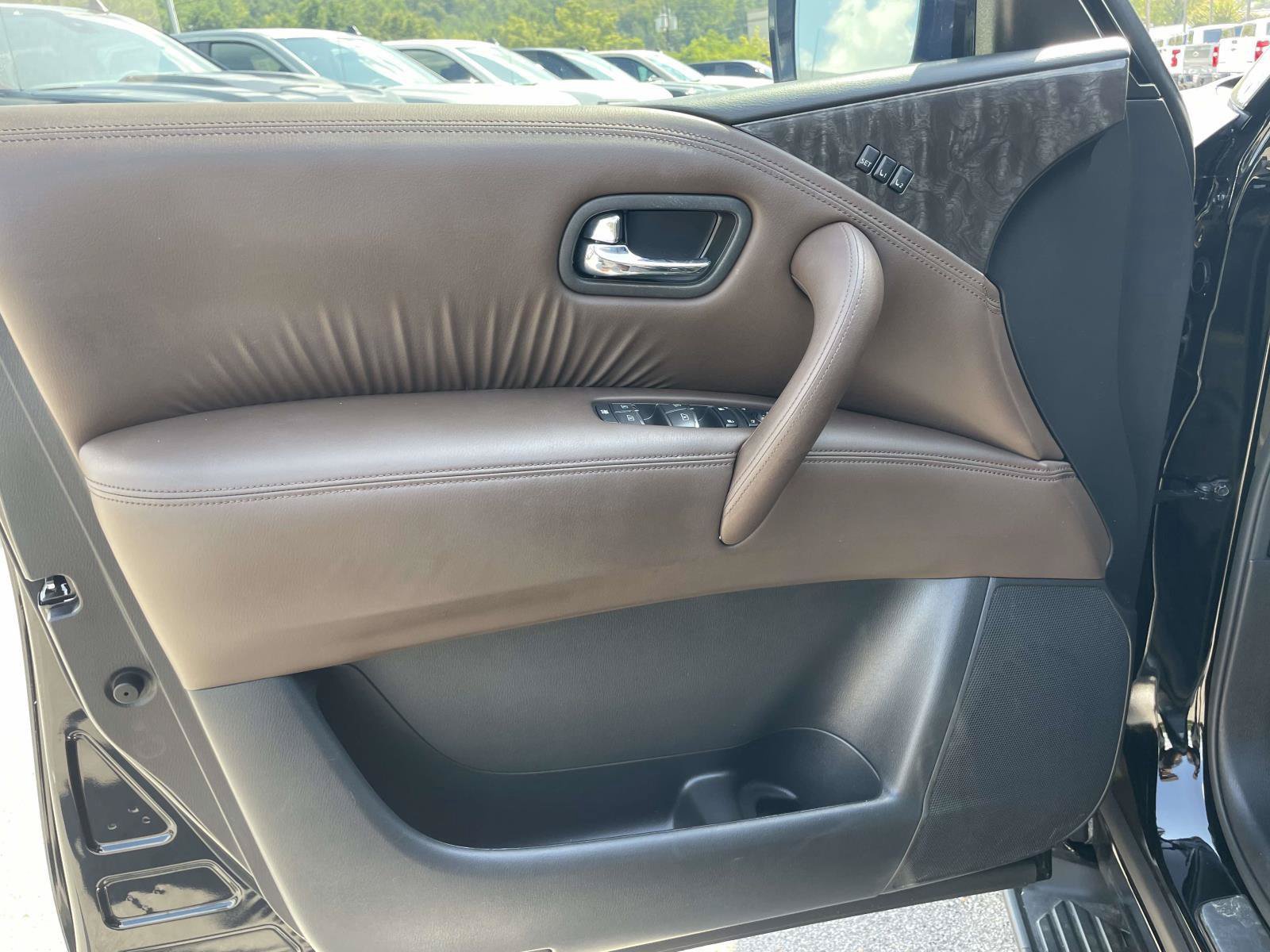 Used 2023 Nissan Armada Platinum w/ Captain's Chairs Package AWD/4WD image 5