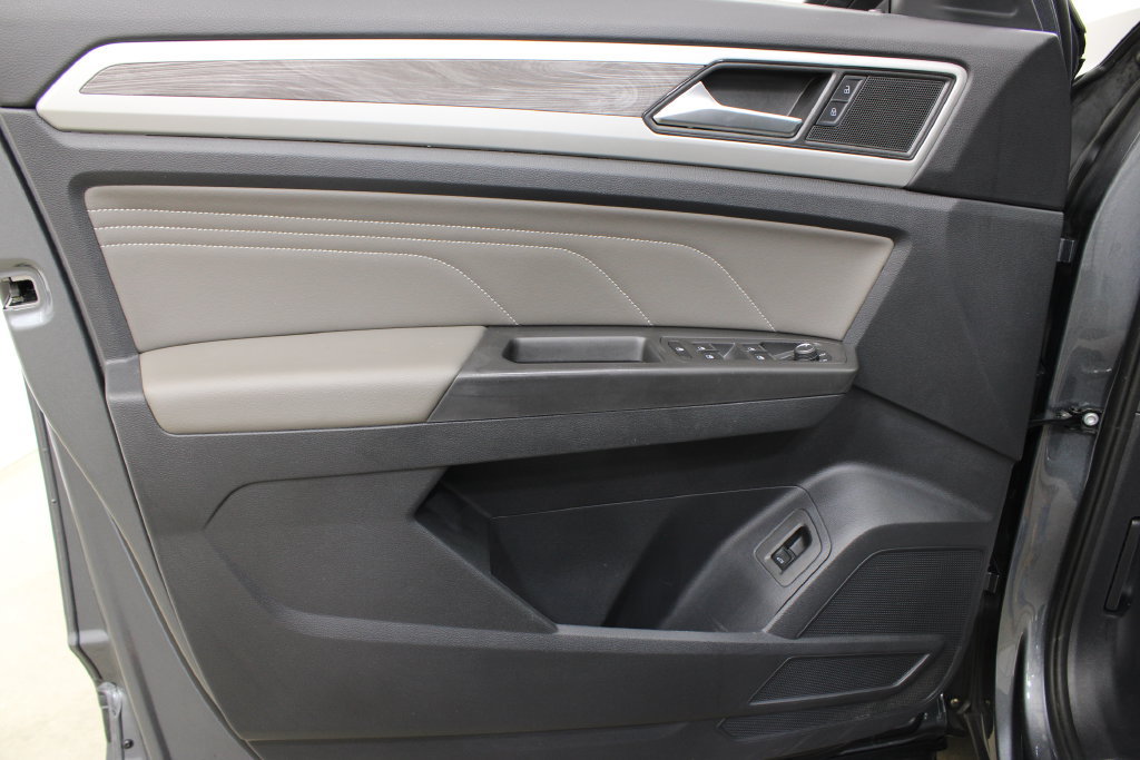 Certified 2023 Volkswagen Atlas Cross Sport SE FWD image 17