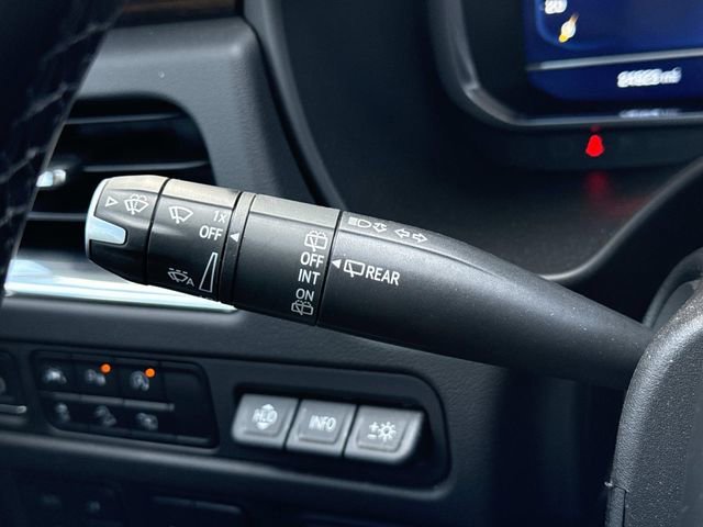 Used 2023 Chevrolet Suburban High Country image 26