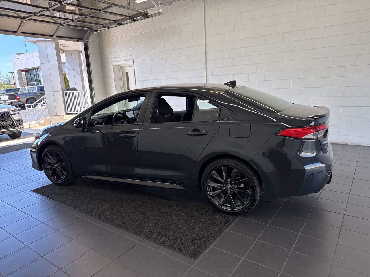 Used 2025 Toyota Corolla SE image 5