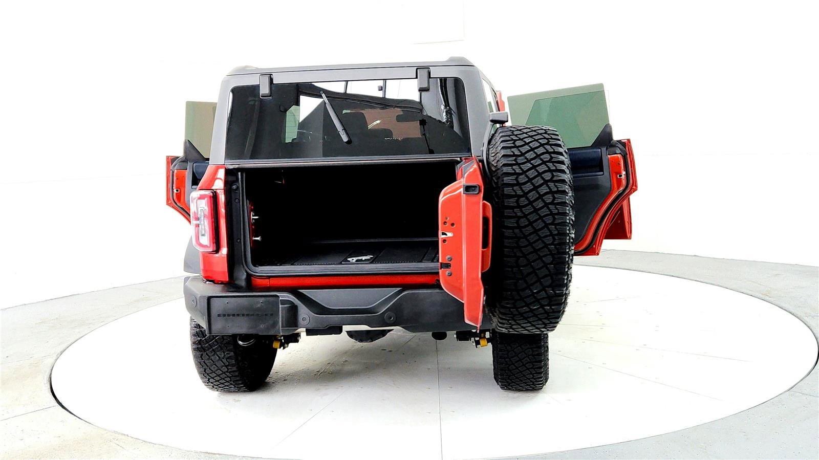 Used 2024 Ford Bronco Outer Banks w/ Sasquatch Package image 11