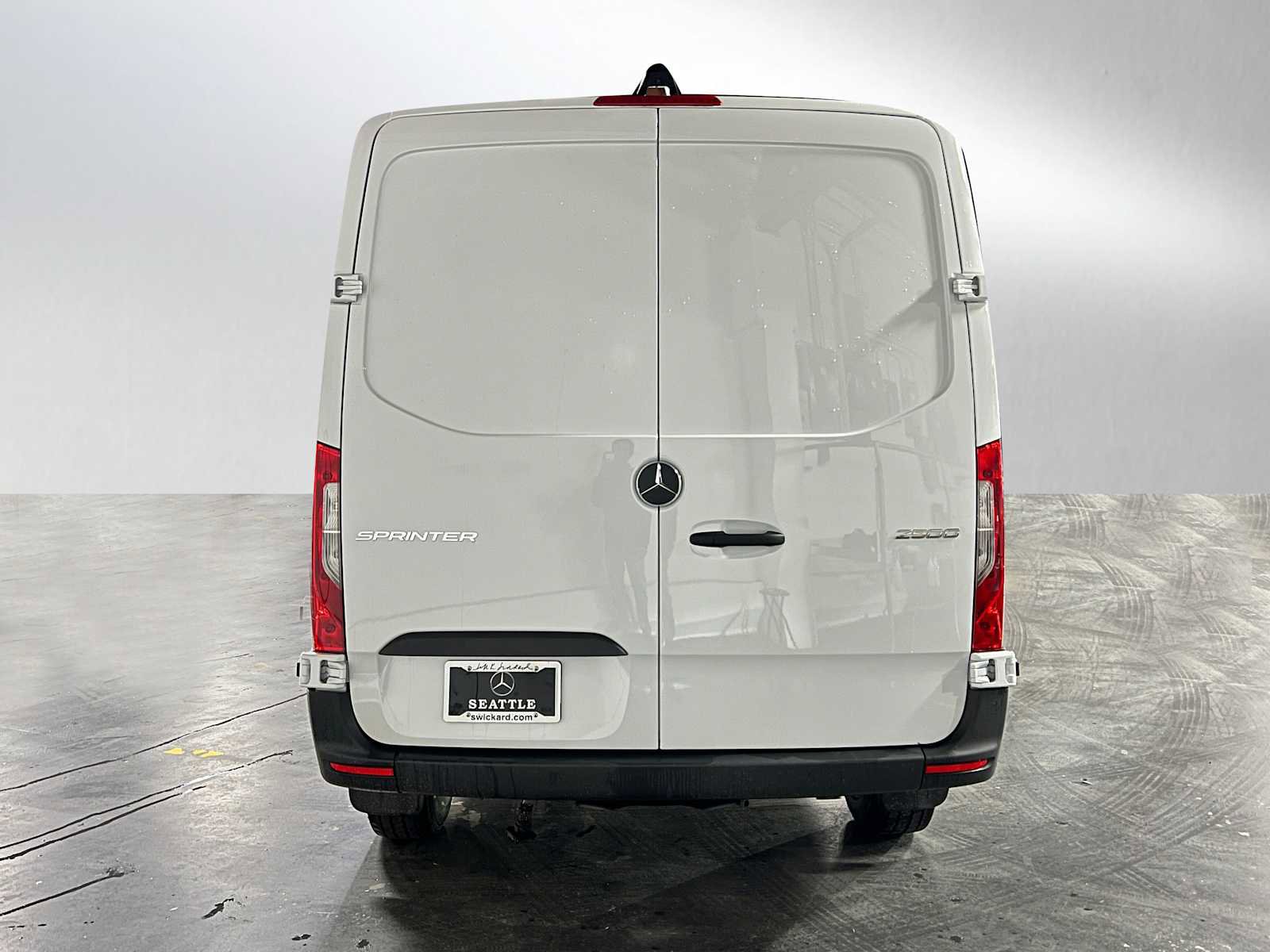 Used 2025 Mercedes-Benz Sprinter 2500 image 4