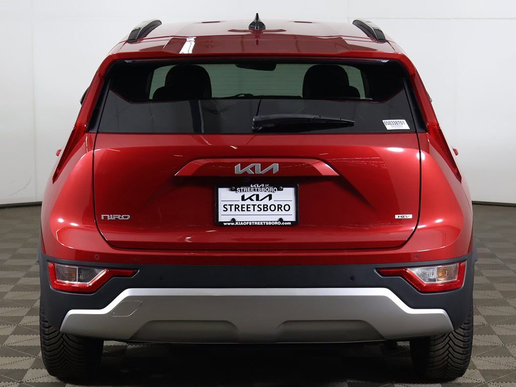 Used 2023 Kia Niro EX image 12