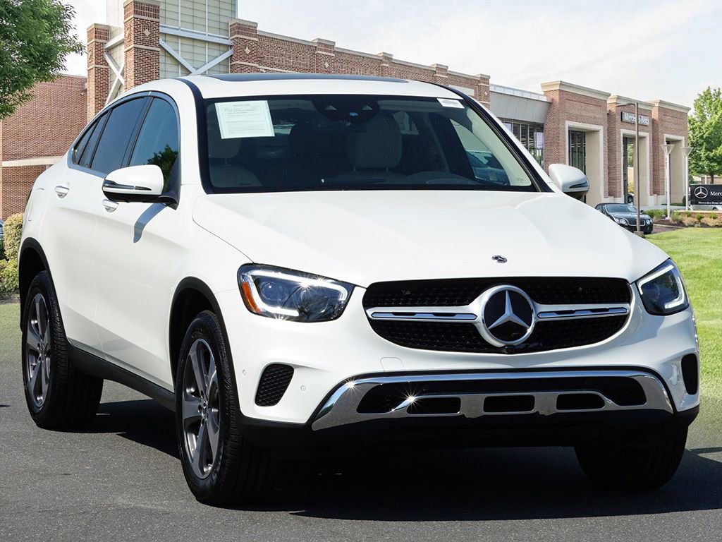 Used 2022 Mercedes-Benz GLC 300 4MATIC Coupe image 3