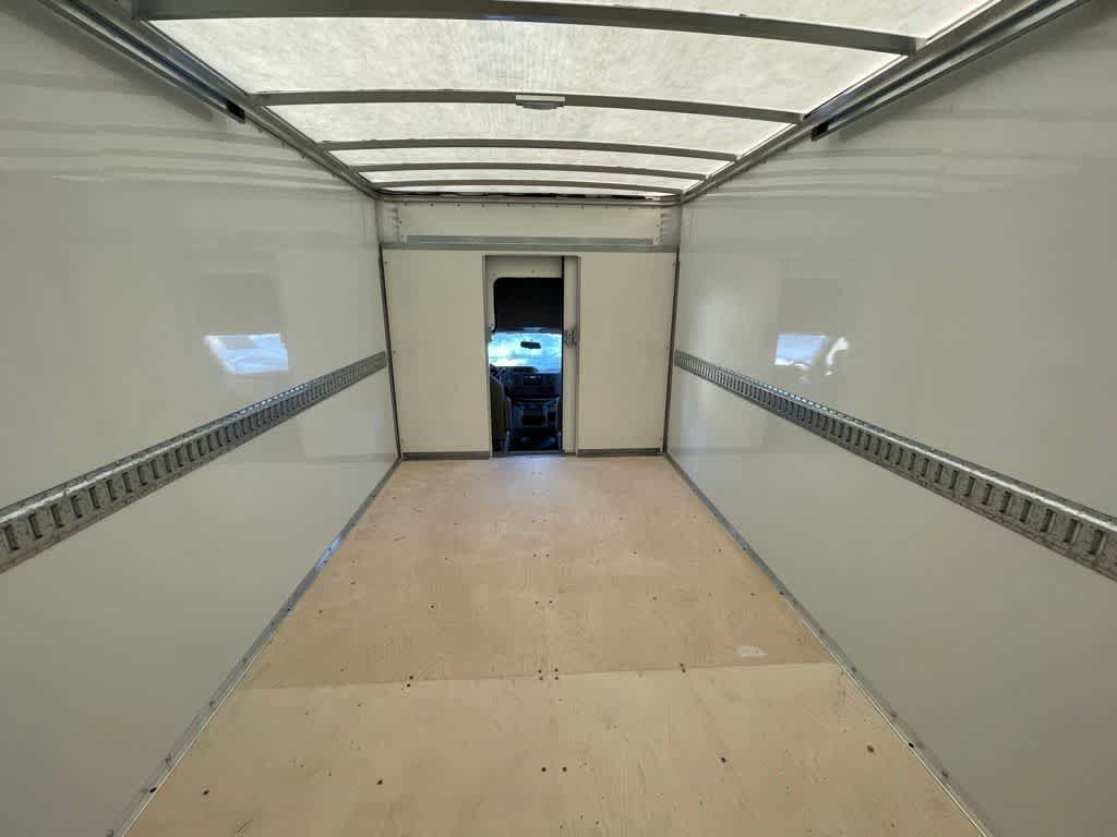 New 2024 Ford E-450 and Econoline 450 Super Duty w/ Power Windows & Locks Group RWD image 28