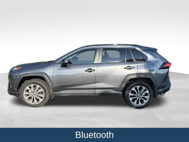 Used 2022 Toyota RAV4 XLE Premium FWD image 5