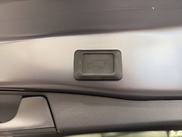 Used 2019 Toyota RAV4 XLE w/ Convenience Package image 37