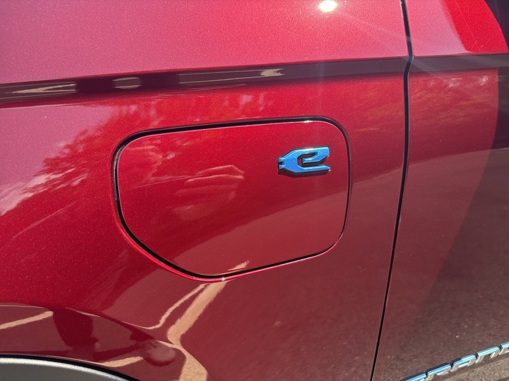 Used 2022 Jeep Grand Cherokee Limited 4xe image 12