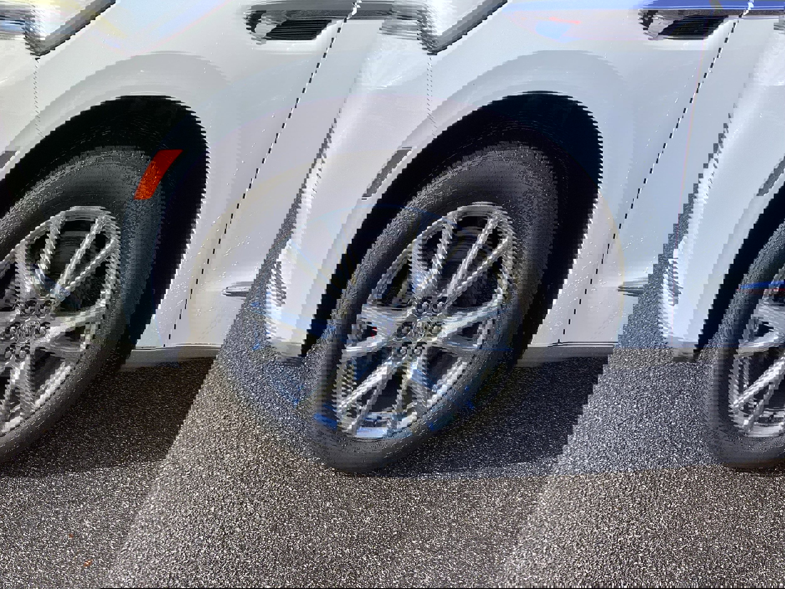 Used 2023 Buick Enclave Essence w/ Experience Buick Package image 9