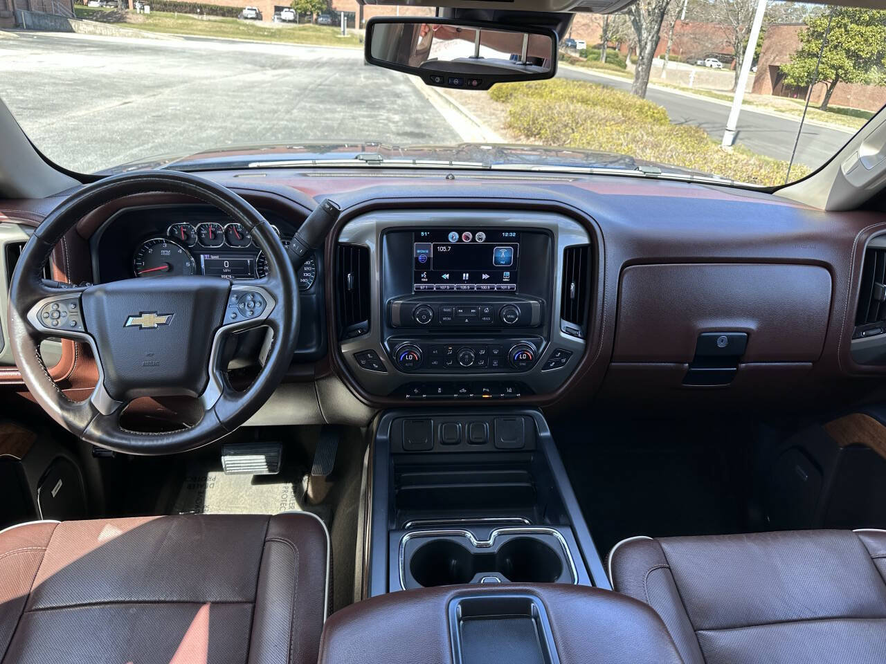 Used 2015 Chevrolet Silverado 1500 High Country w/ High Country Premium Package AWD/4WD image 9