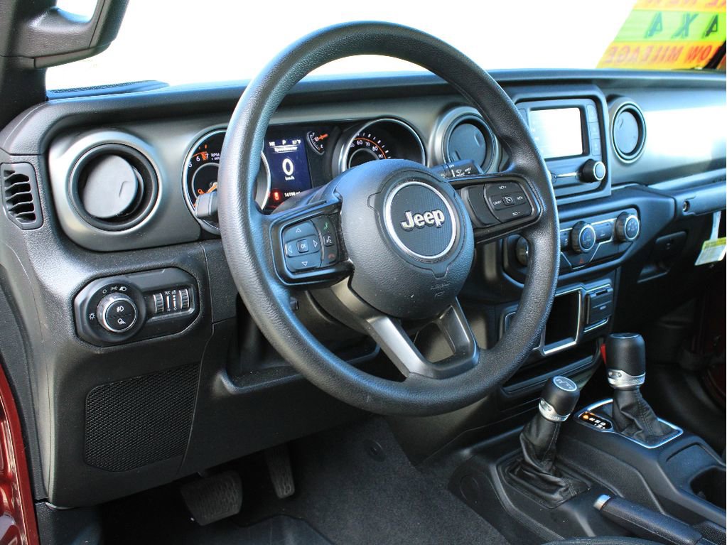 Certified 2021 Jeep Gladiator Sport AWD/4WD image 12