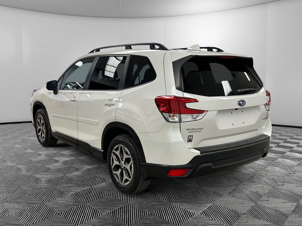 Used 2022 Subaru Forester Premium AWD/4WD image 3