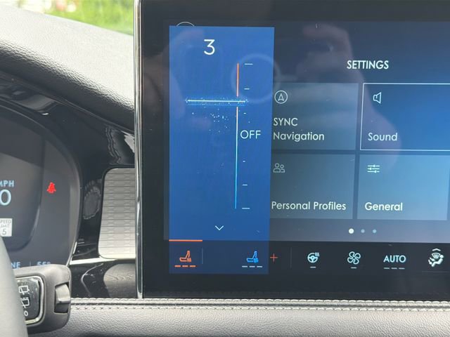 Used 2025 Lincoln Corsair AWD w/ Equipment Group 101A image 26