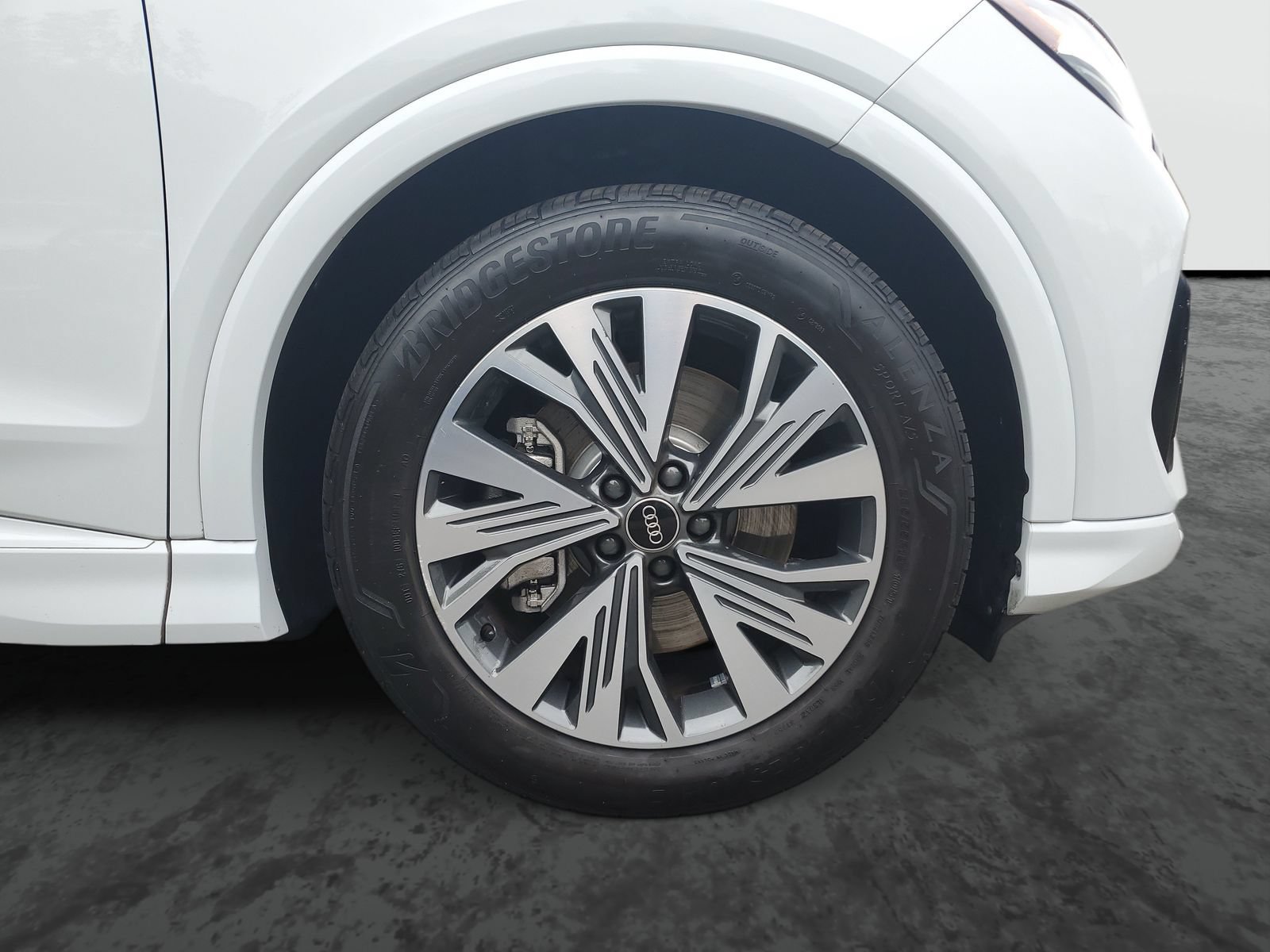Used 2025 Audi Q4 e-tron Premium w/ Convenience Package RWD image 6