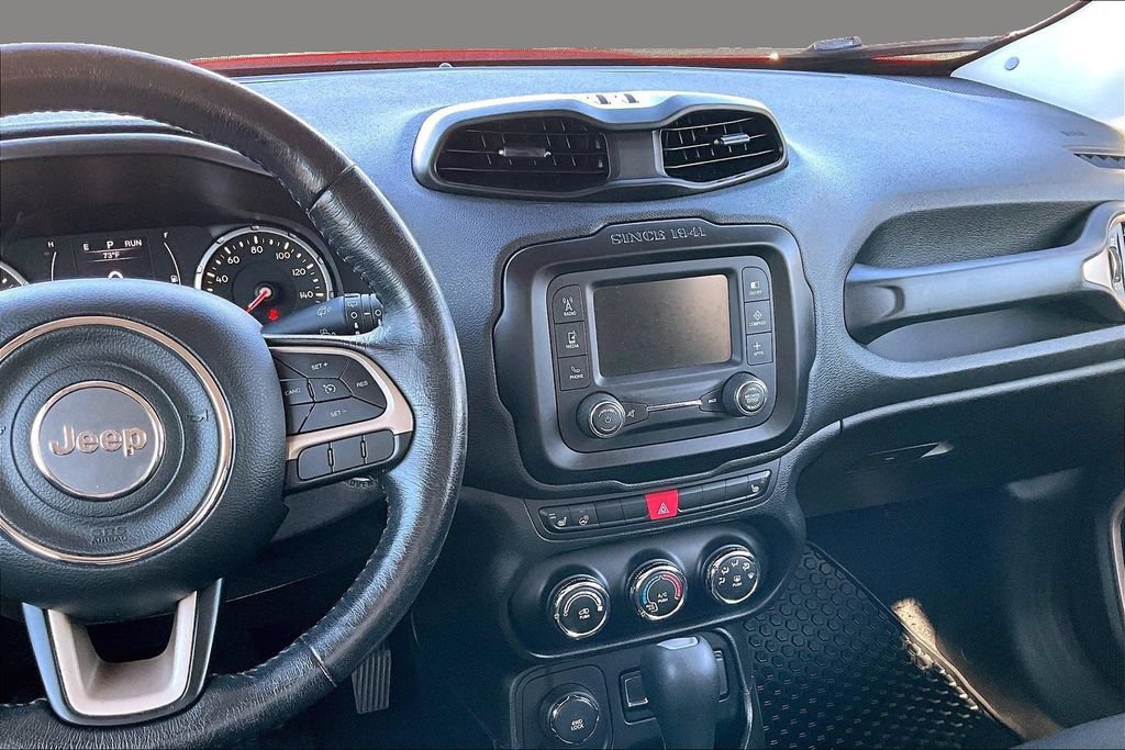 Used 2017 Jeep Renegade Latitude w/ Cold Weather Group AWD/4WD image 3