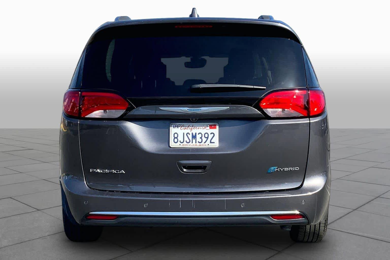 Used 2019 Chrysler Pacifica Limited w/ Advanced Safetytec Group FWD image 4