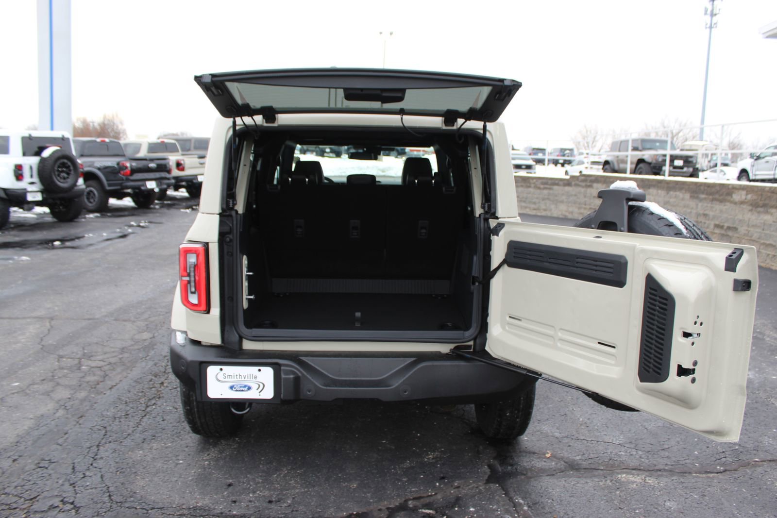 New 2025 Ford Bronco Outer Banks image 12