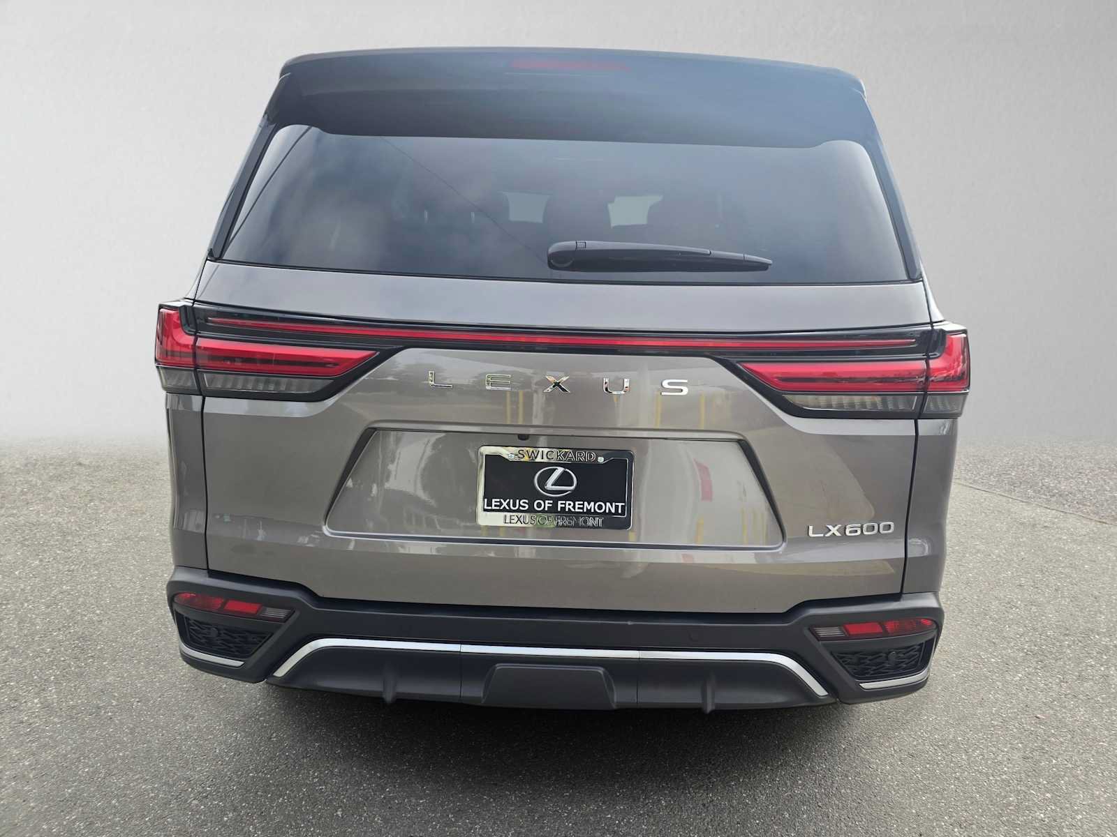Used 2024 Lexus LX 600 F Sport AWD/4WD image 4