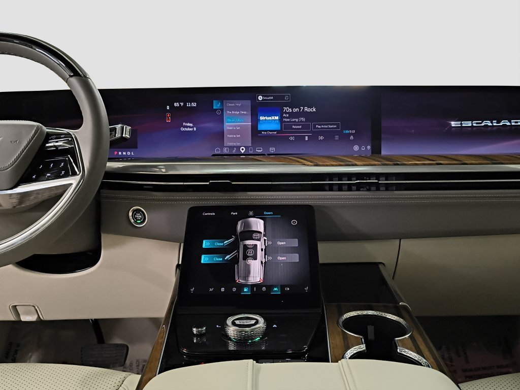 Used 2026 Cadillac Escalade Platinum Luxury AWD/4WD image 15