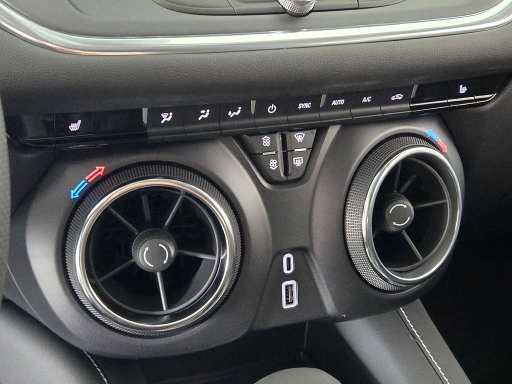 New 2026 Chevrolet Blazer LT w/ Midnight/Sport Edition FWD image 25