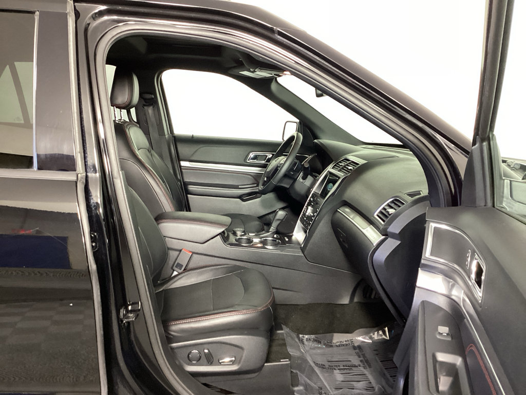 Used 2018 Ford Explorer Sport AWD/4WD image 9