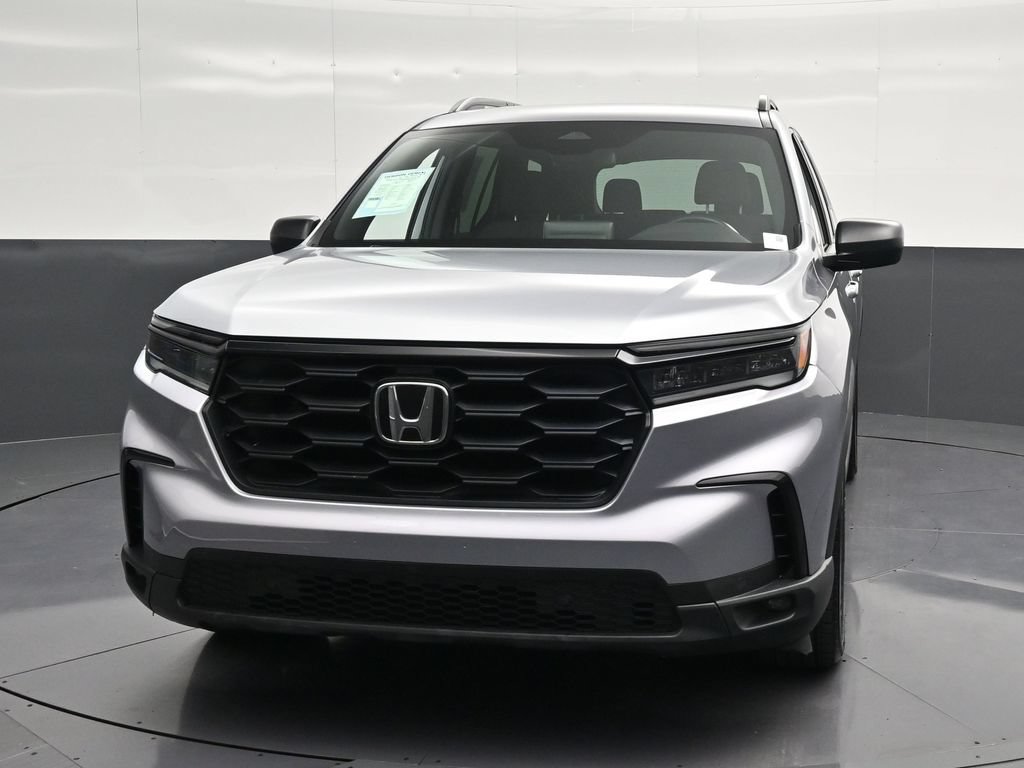 Used 2025 Honda Pilot Sport image 6