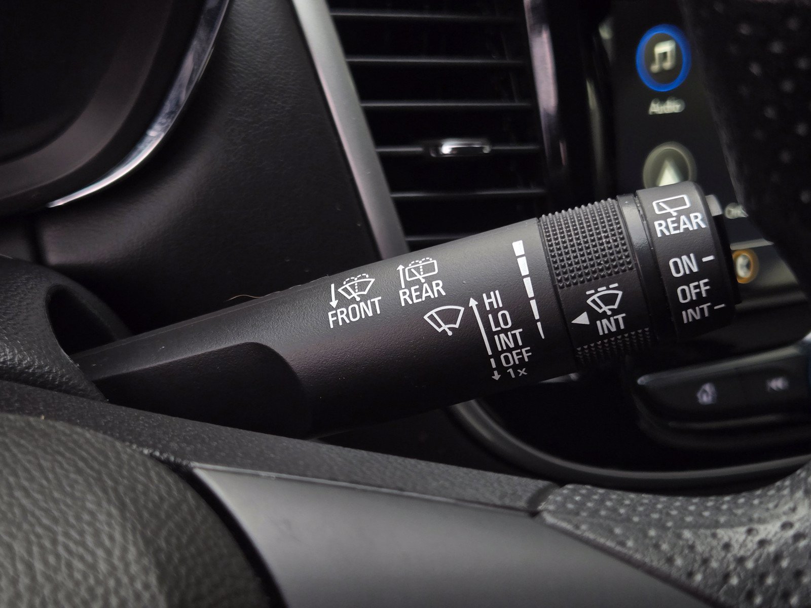 Used 2018 Chevrolet Trax LS FWD image 19