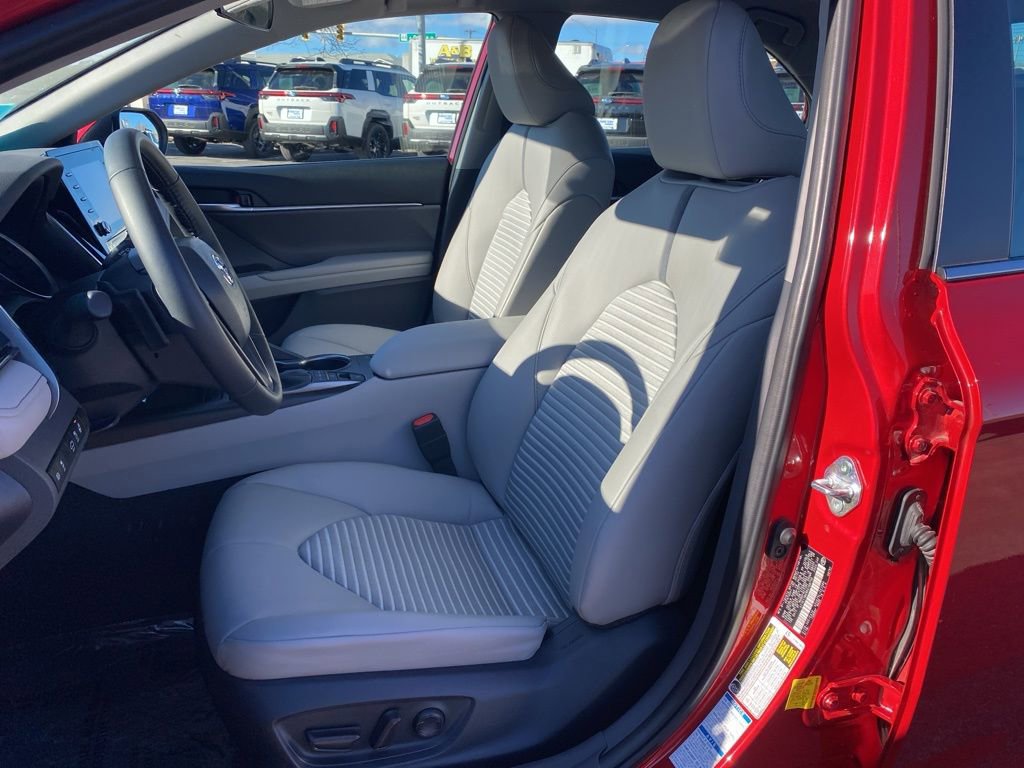 Used 2024 Toyota Camry SE w/ Cold Weather Package image 10