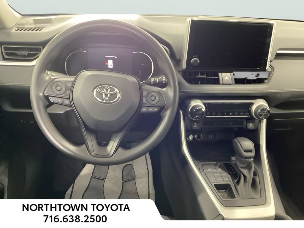 Used 2025 Toyota RAV4 XLE AWD/4WD image 20