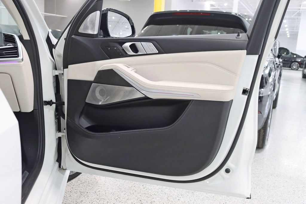 Used 2022 BMW ALPINA XB7 AWD/4WD image 42