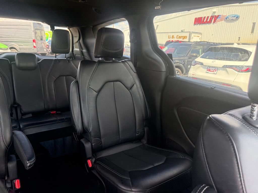 Used 2025 Chrysler Pacifica Select FWD image 62