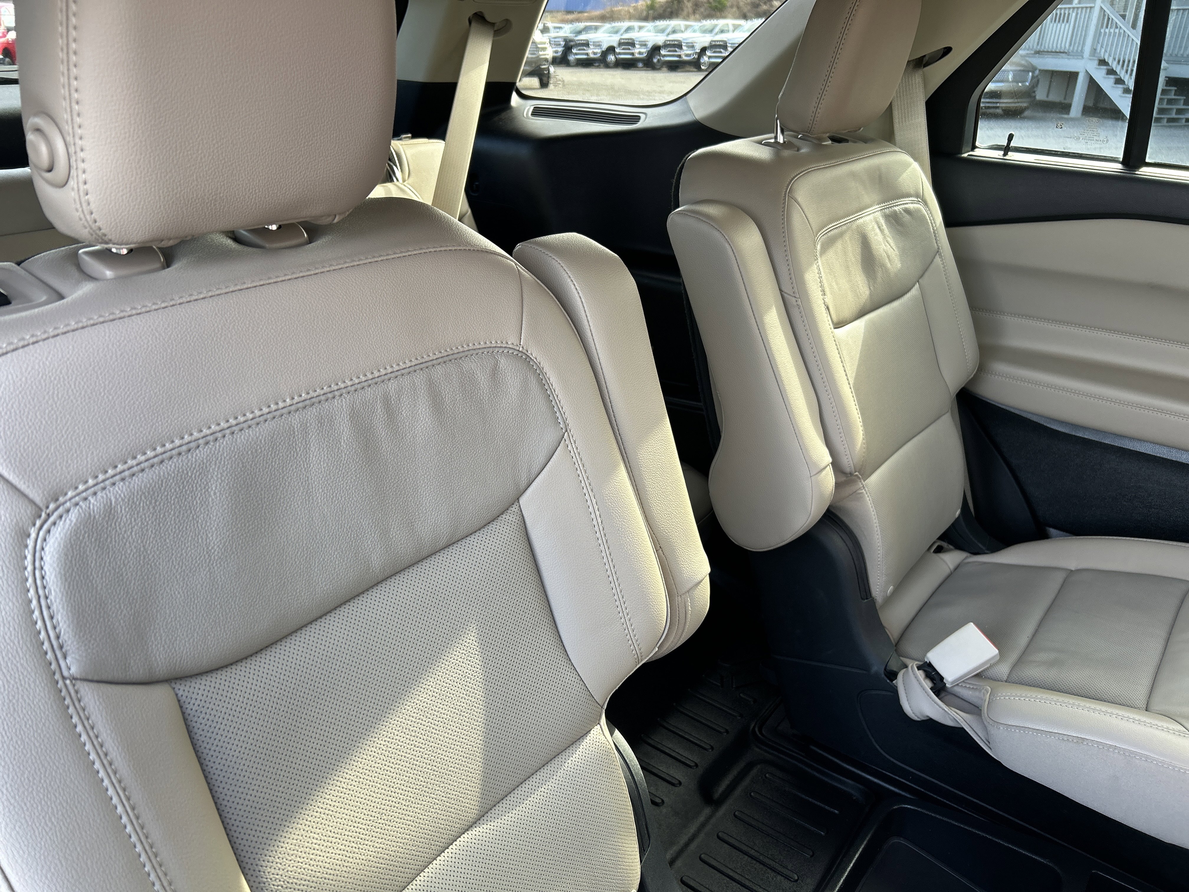 Used 2020 Ford Explorer Limited image 49