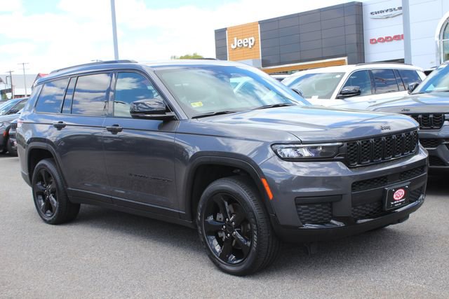Used 2023 Jeep Grand Cherokee L Altitude AWD/4WD image 1