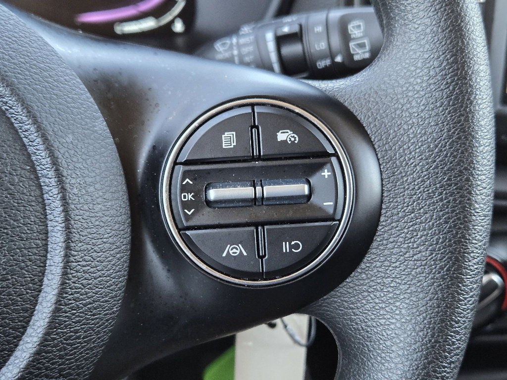 Certified 2025 Kia Soul S image 28