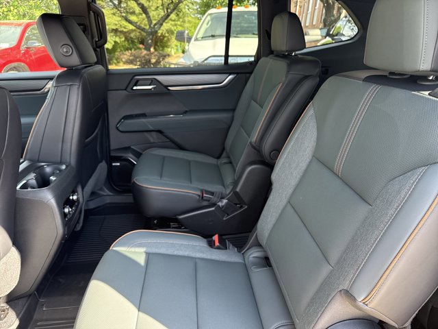 New 2026 GMC Acadia AT4 w/ Luxury Package AWD/4WD image 5