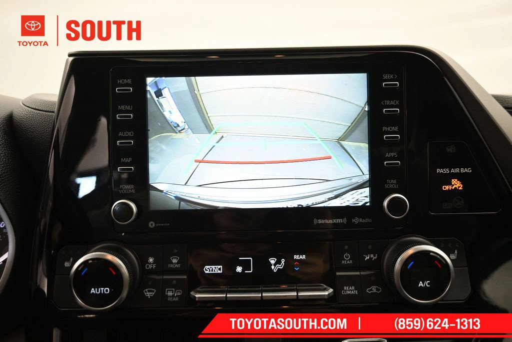 Used 2022 Toyota Highlander XLE AWD/4WD image 17