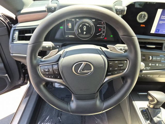 Used 2025 Lexus ES 300h w/ Premium Package FWD image 17