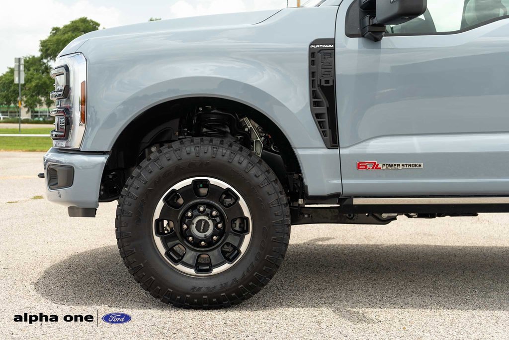 Used 2025 Ford F250 Platinum w/ Tremor Off-Road Package image 11