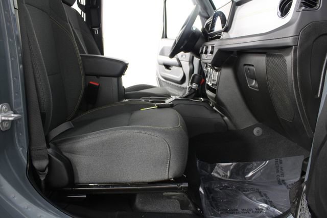 Used 2025 Jeep Wrangler Unlimited Sahara image 19