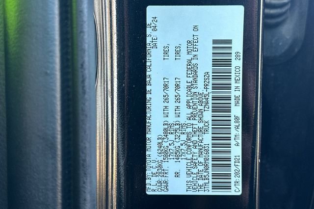 Used 2024 Toyota Tacoma TRD Off-Road image 33