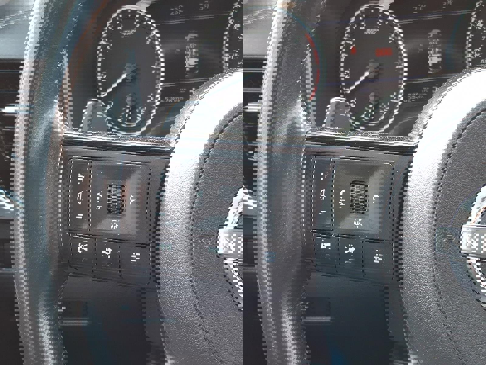 Used 2023 Nissan Rogue SL w/ SL Premium Package image 14