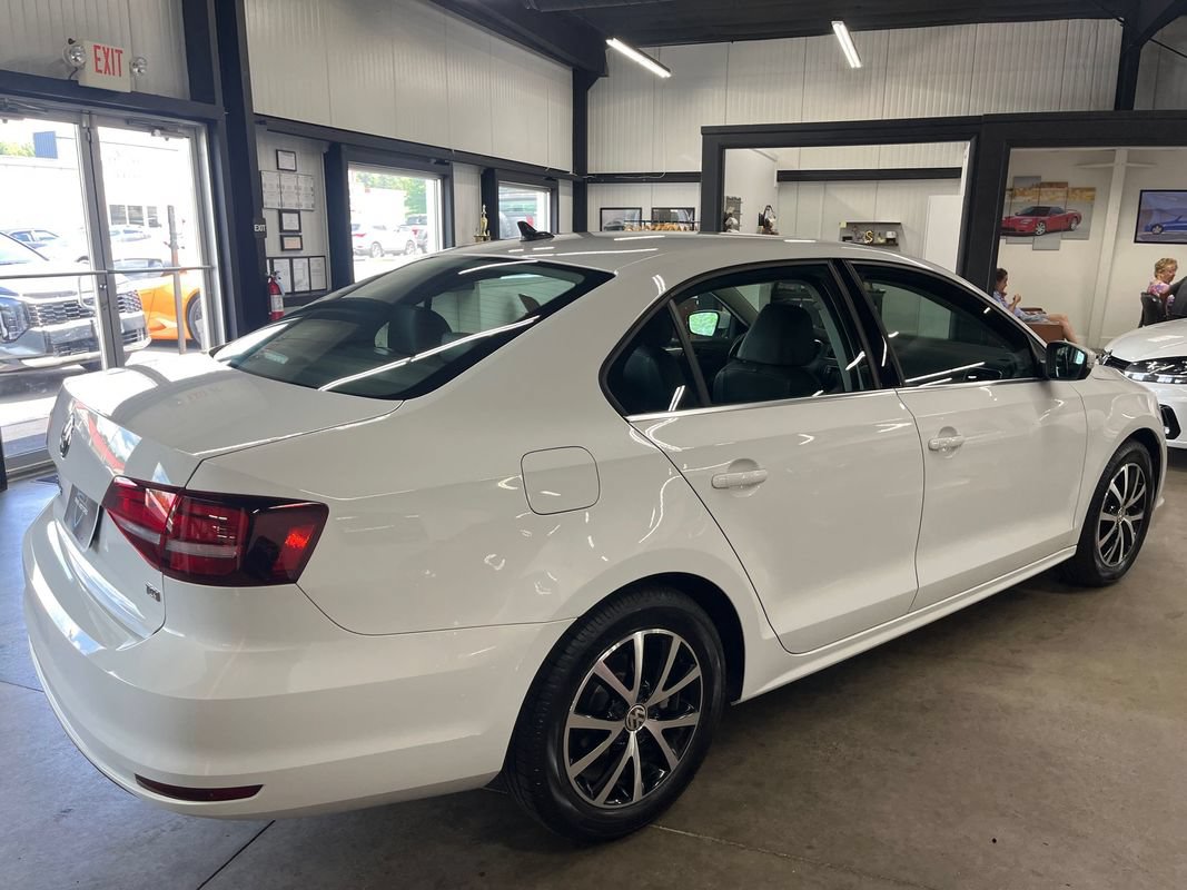 Used 2017 Volkswagen Jetta SE FWD image 12