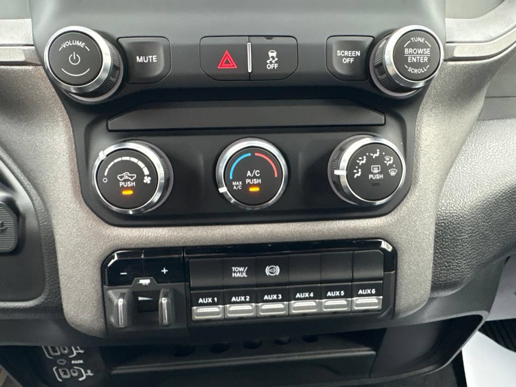 Used 2024 RAM 2500 Tradesman w/ Chrome Appearance Group AWD/4WD image 26