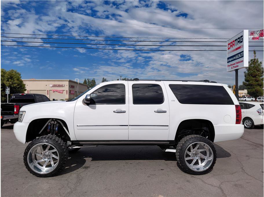 Used 2010 Chevrolet Suburban LTZ image 21