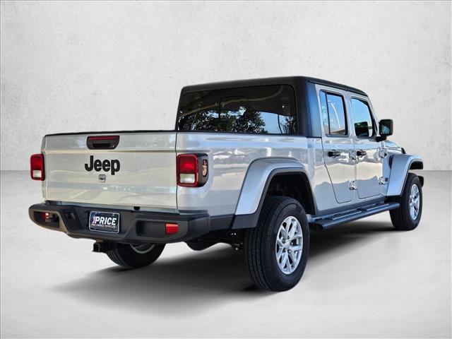 Used 2023 Jeep Gladiator Sport image 5