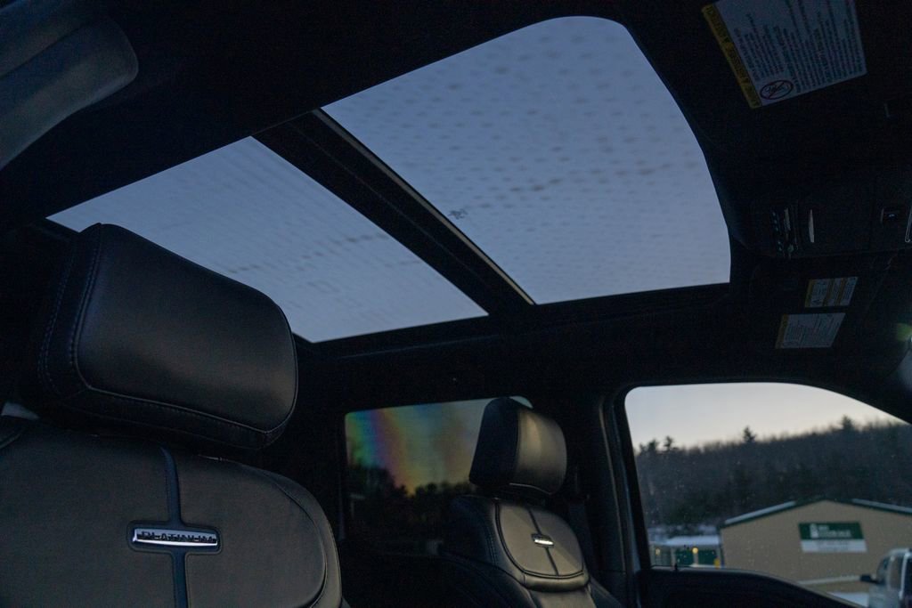 Used 2025 Ford F350 Platinum w/ FX4 Off-Road Package image 17